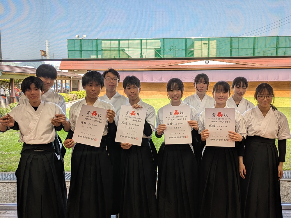 団体男女の集合写真