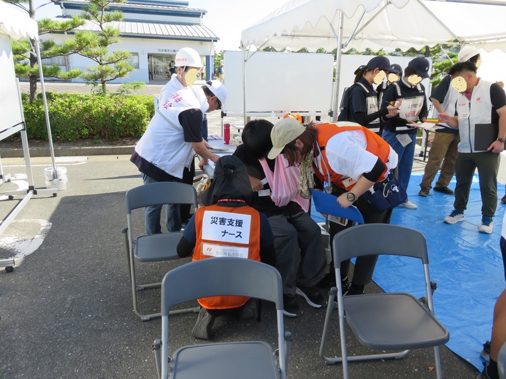 症状を確認される生徒